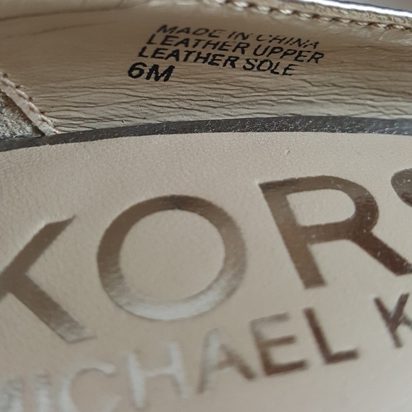 NEW MK silver leather peep toe pumps - Picture 8 of 9